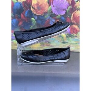 Clarks Collection Perforated Ballet Flats • Women’s Size 9 Wide • Cushioned